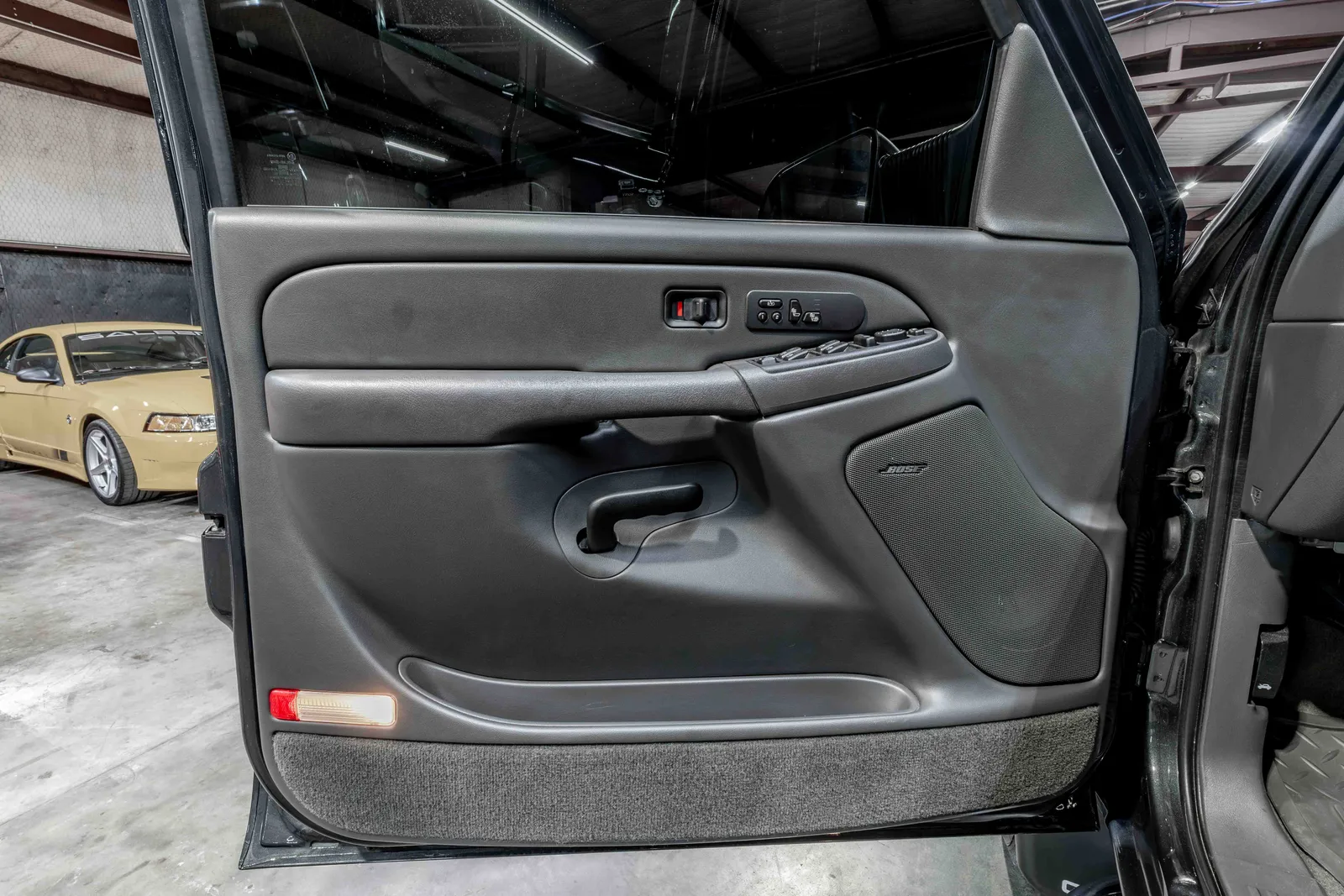  2004-GMC-Sierra-2500HD-Dark-Spiral-Gray-Metallic-184479-44.jpg